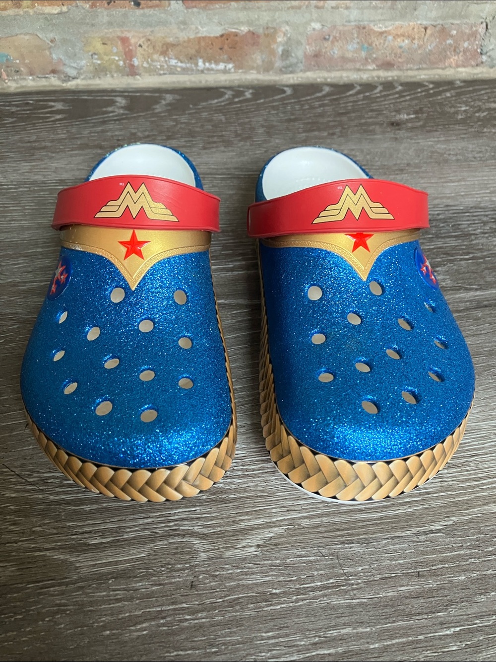 Crocs Crocband Wonder Woman Clogs - Picture 4 of 17
